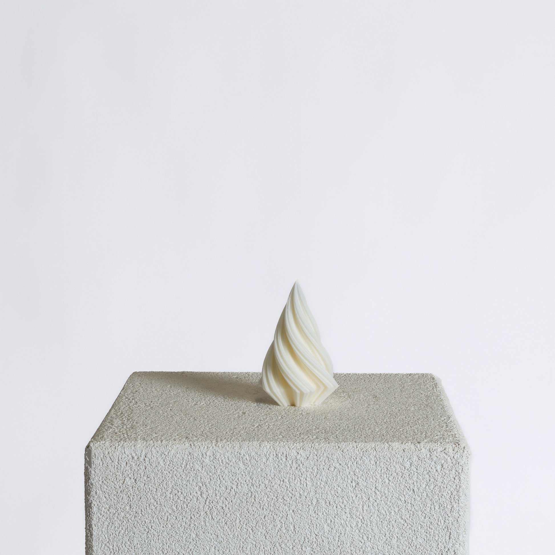 Studio McKenna手工蠟燭/ Swirl Xmas Tree - moodshape